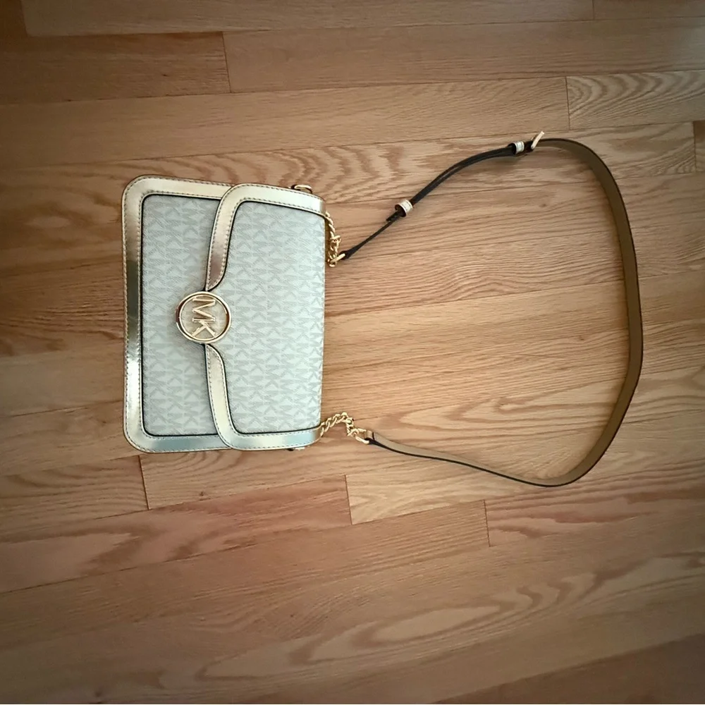 Michael Kors Pale Gold Shoulder Bag “Leida” with Structured Design - Picture 6 of 6